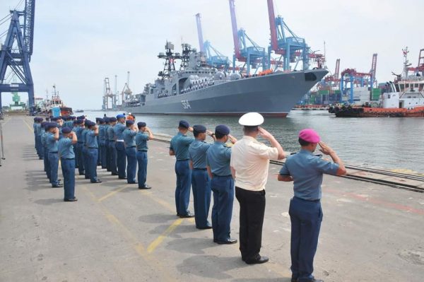 Kapal perang onboard Deputy 